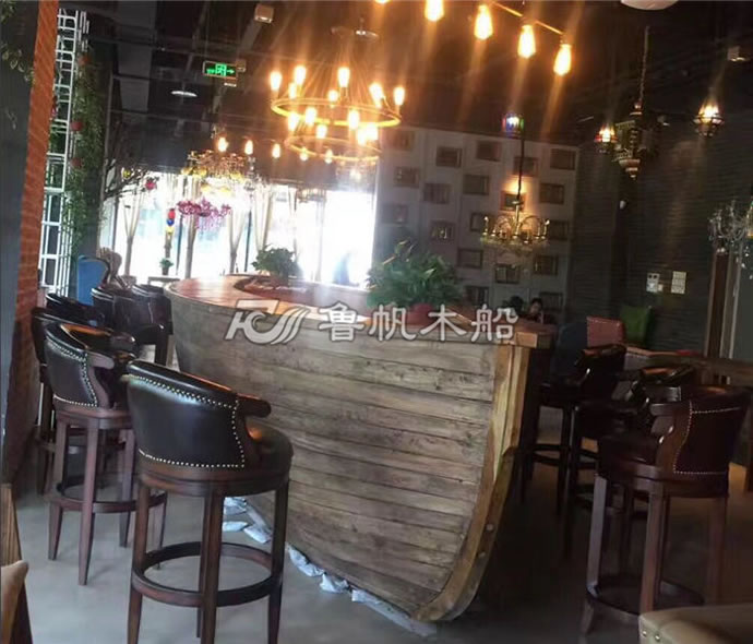 船型吧臺(tái)