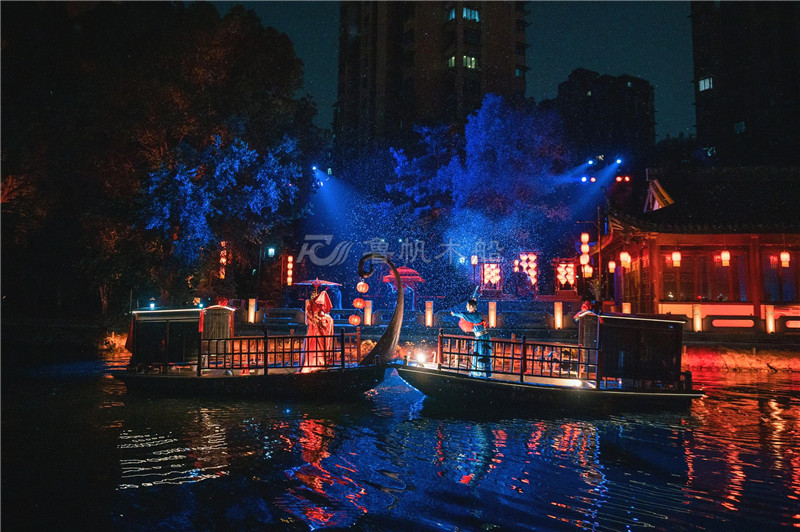 舞臺(tái)表演船